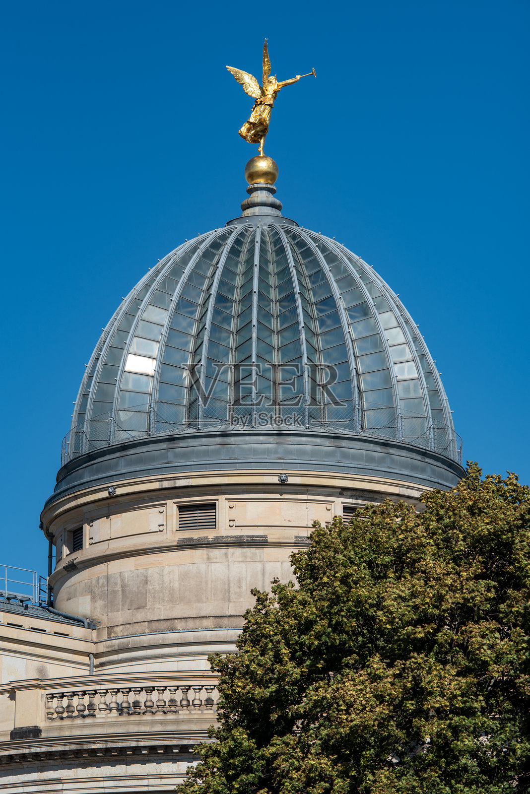 德累斯顿美术学院视觉艺术大学位于德国萨克森州德累斯顿的Bruhl’s Terrace照片摄影图片