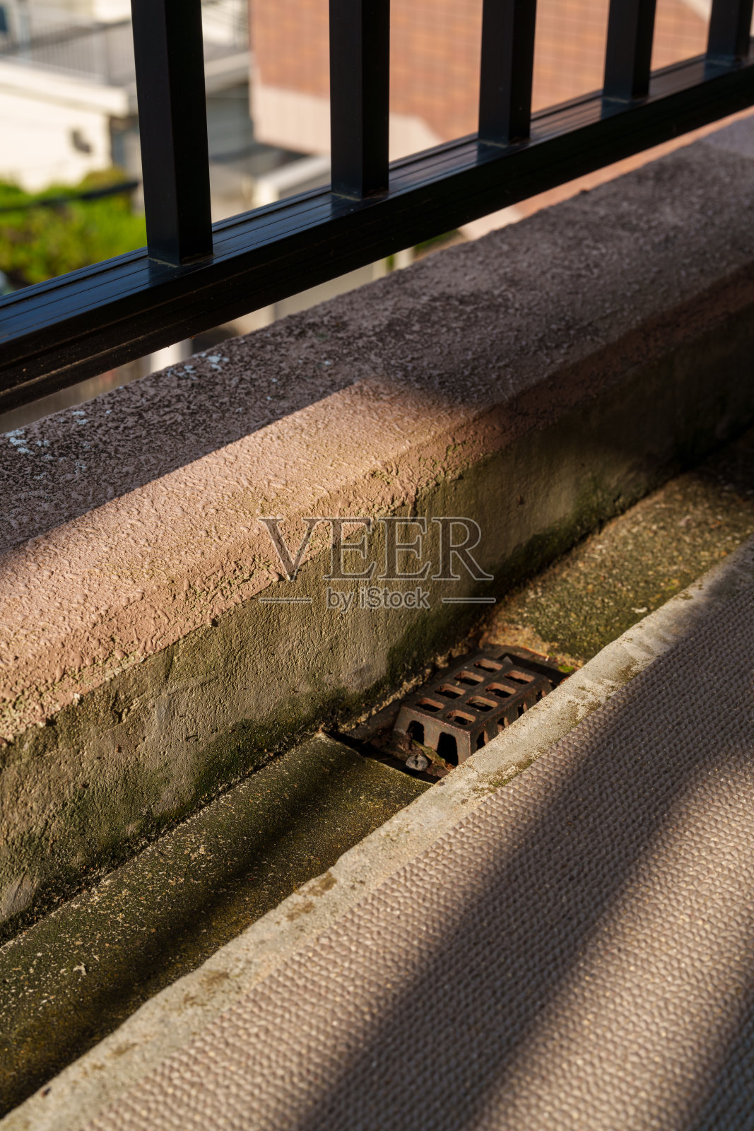 被夕阳照亮的水槽材料照片摄影图片