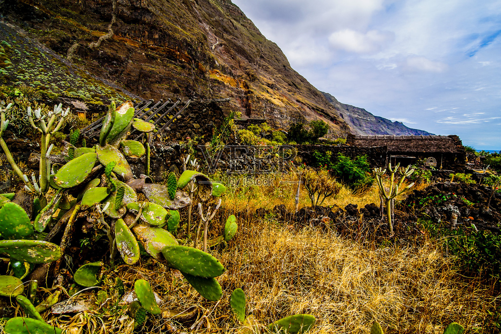 耶罗岛的废弃房屋照片摄影图片