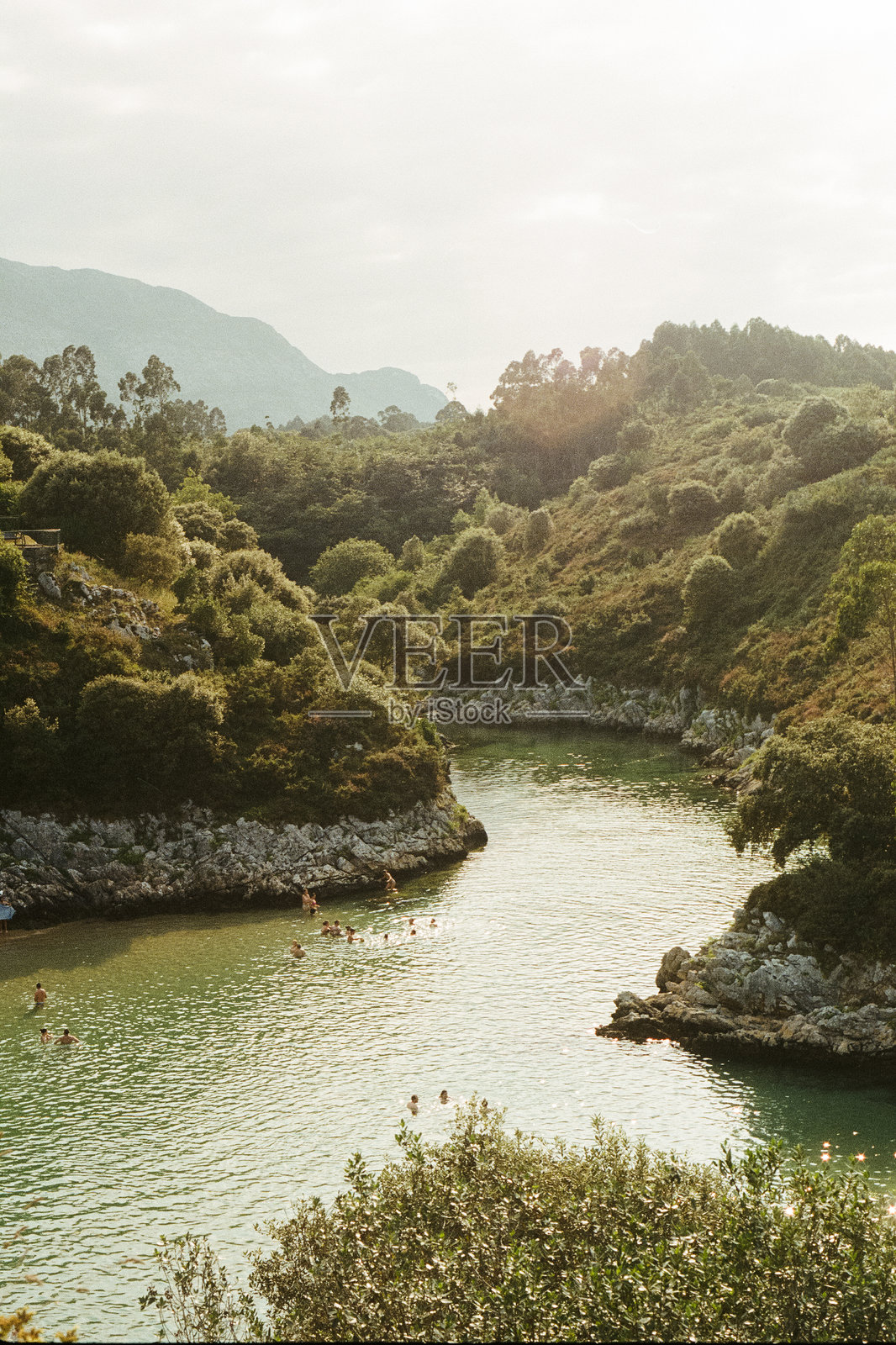 阿斯图里亚斯的河流照片摄影图片