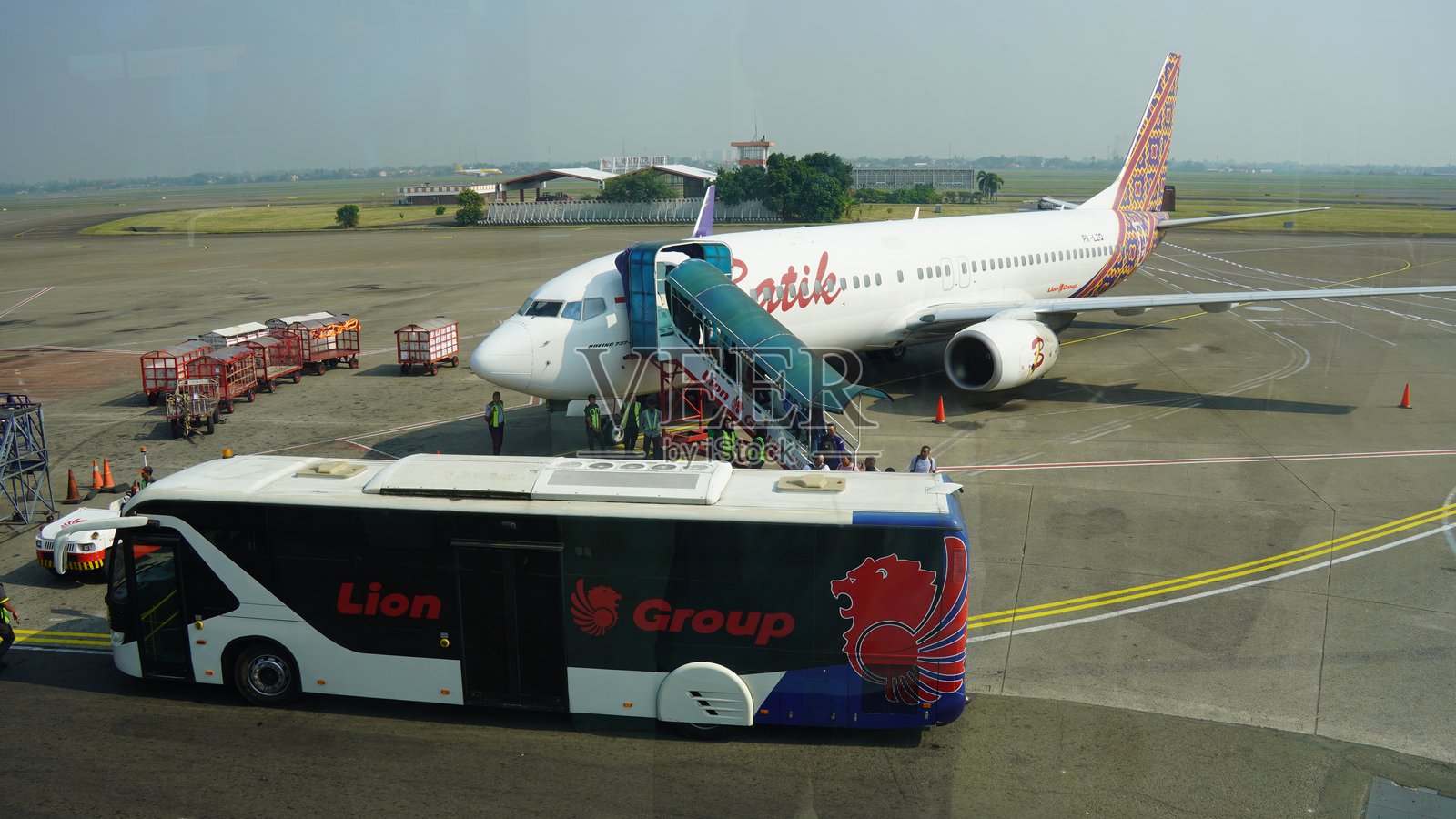 客运巴士照片摄影图片