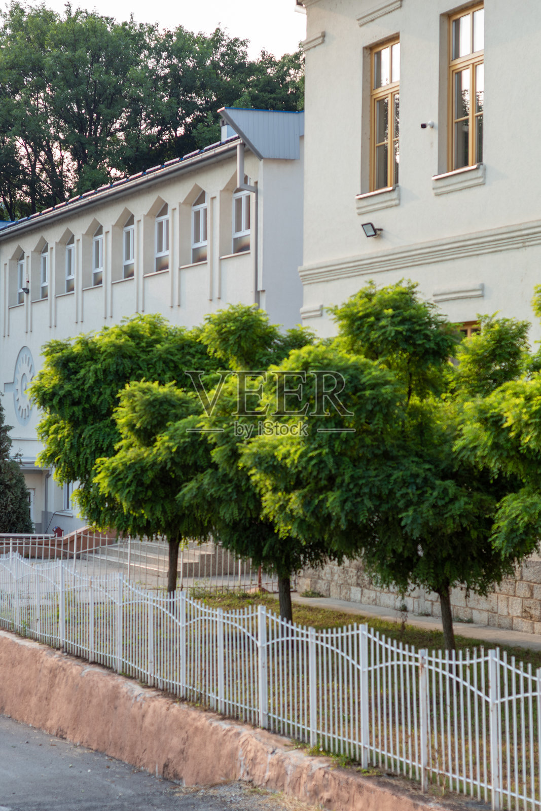 公园里的老房子照片摄影图片