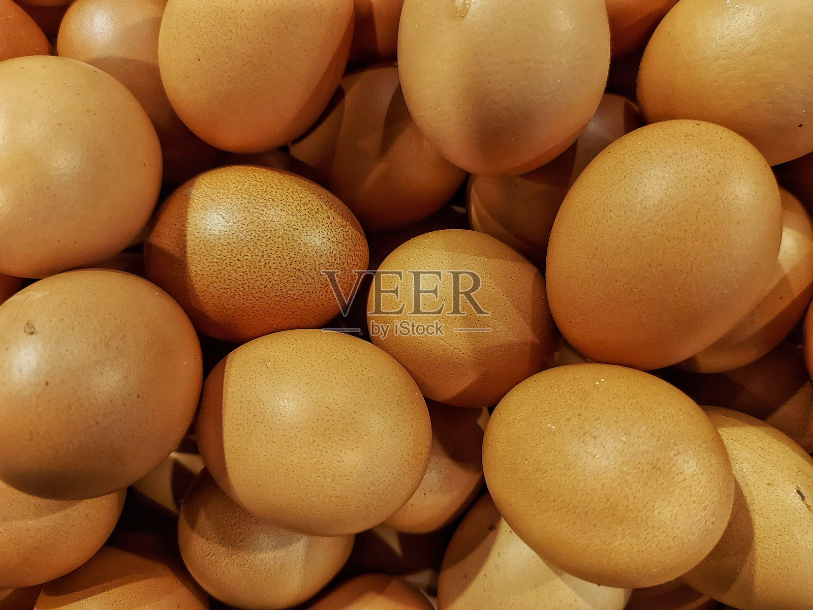 几枚鸡蛋堆在一起照片摄影图片