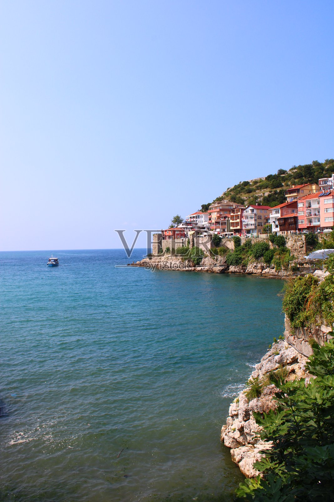 阿马斯拉城市风景。阿马斯拉是一个小型海滨度假小镇，位于黑海地区，土耳其巴尔腾。照片摄影图片