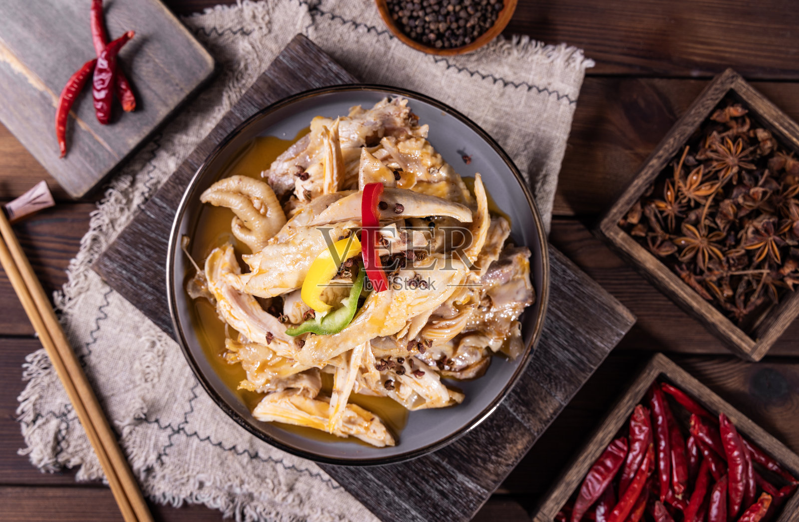 辣椒鸡照片摄影图片