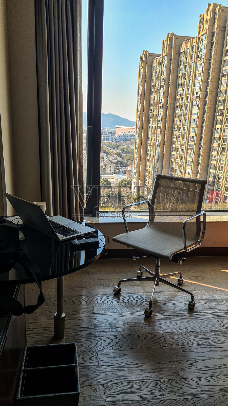 建筑内的办公室照片摄影图片