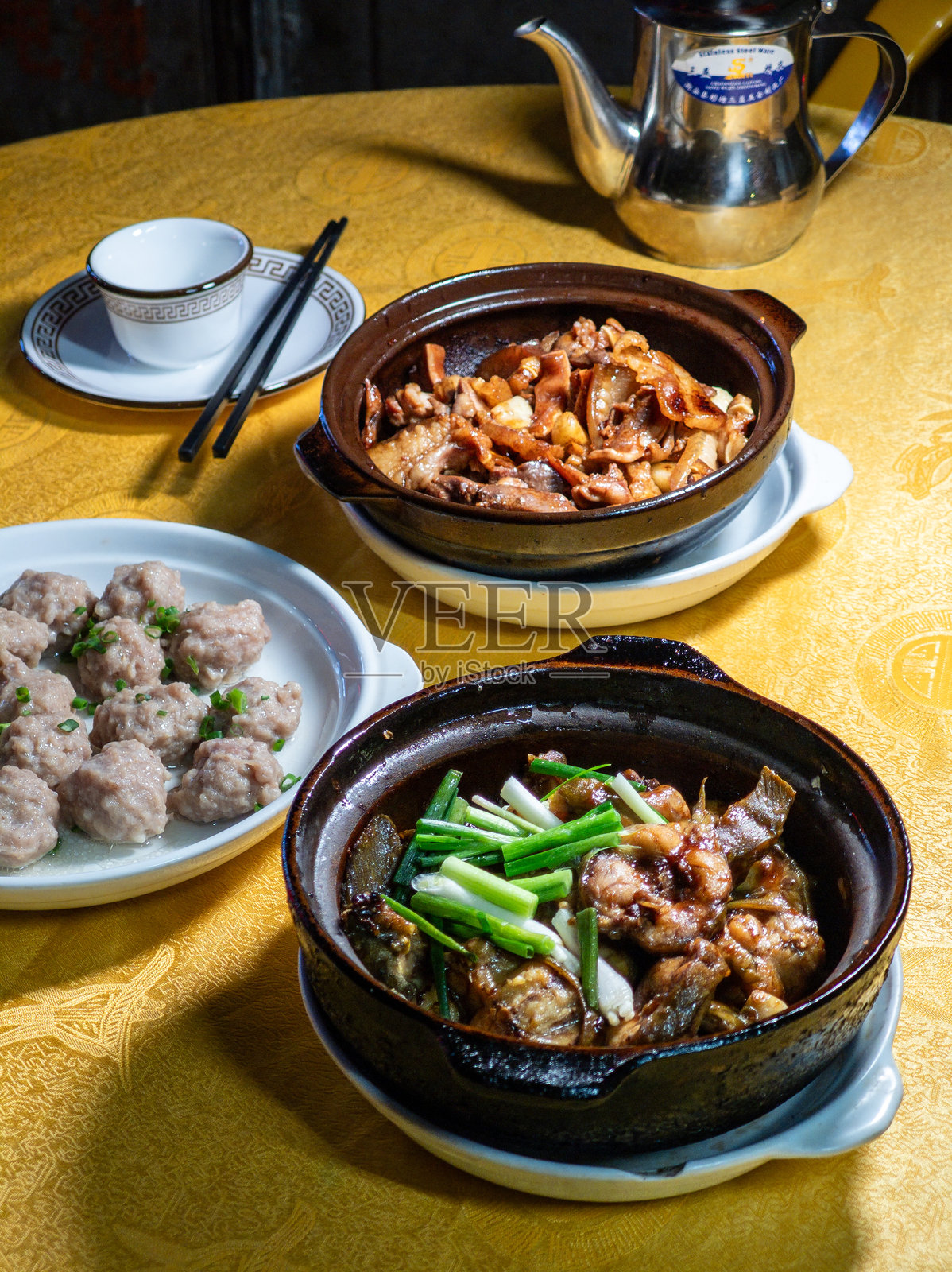 传统中式砂锅菜，家常菜，美食，食物摄影照片摄影图片