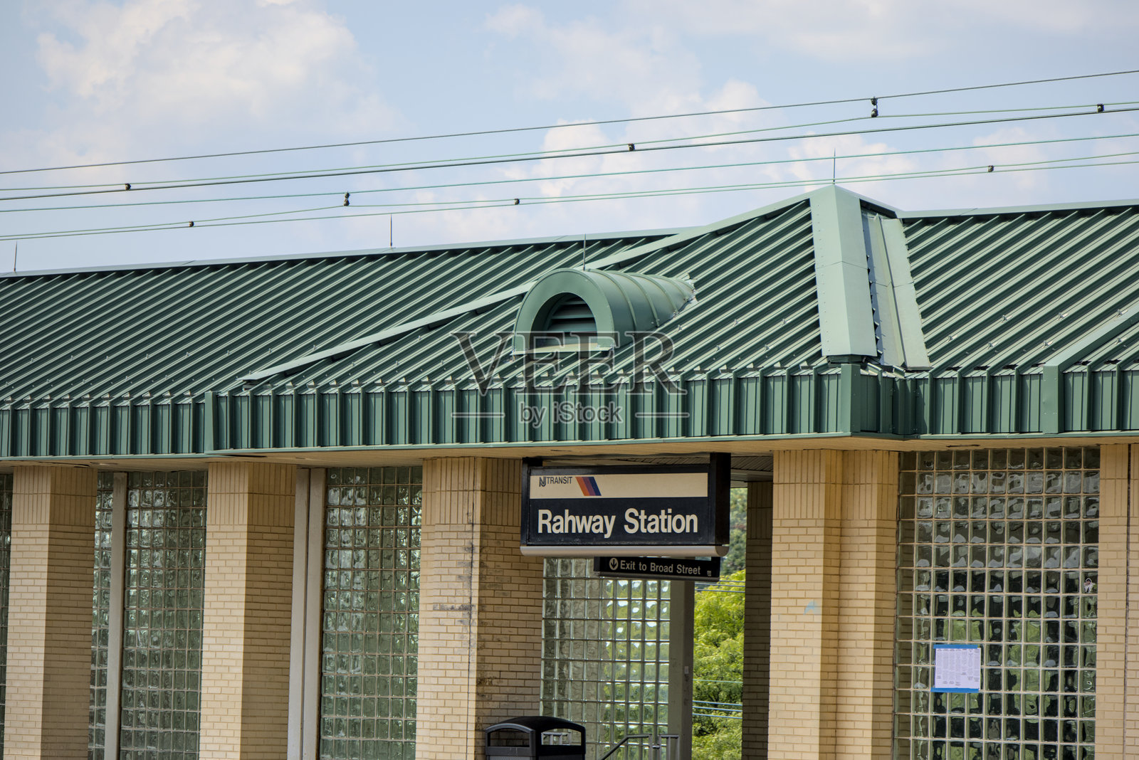 拉威火车站标志，位于新泽西海岸线NJT上。照片摄影图片