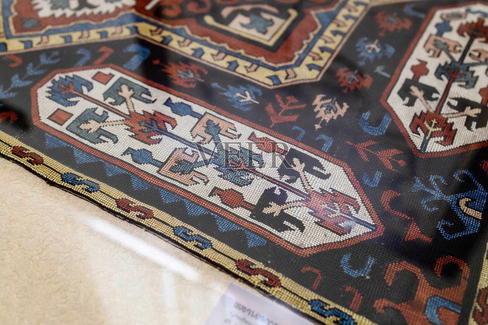 用天然染料染色的纱线刺绣照片摄影图片