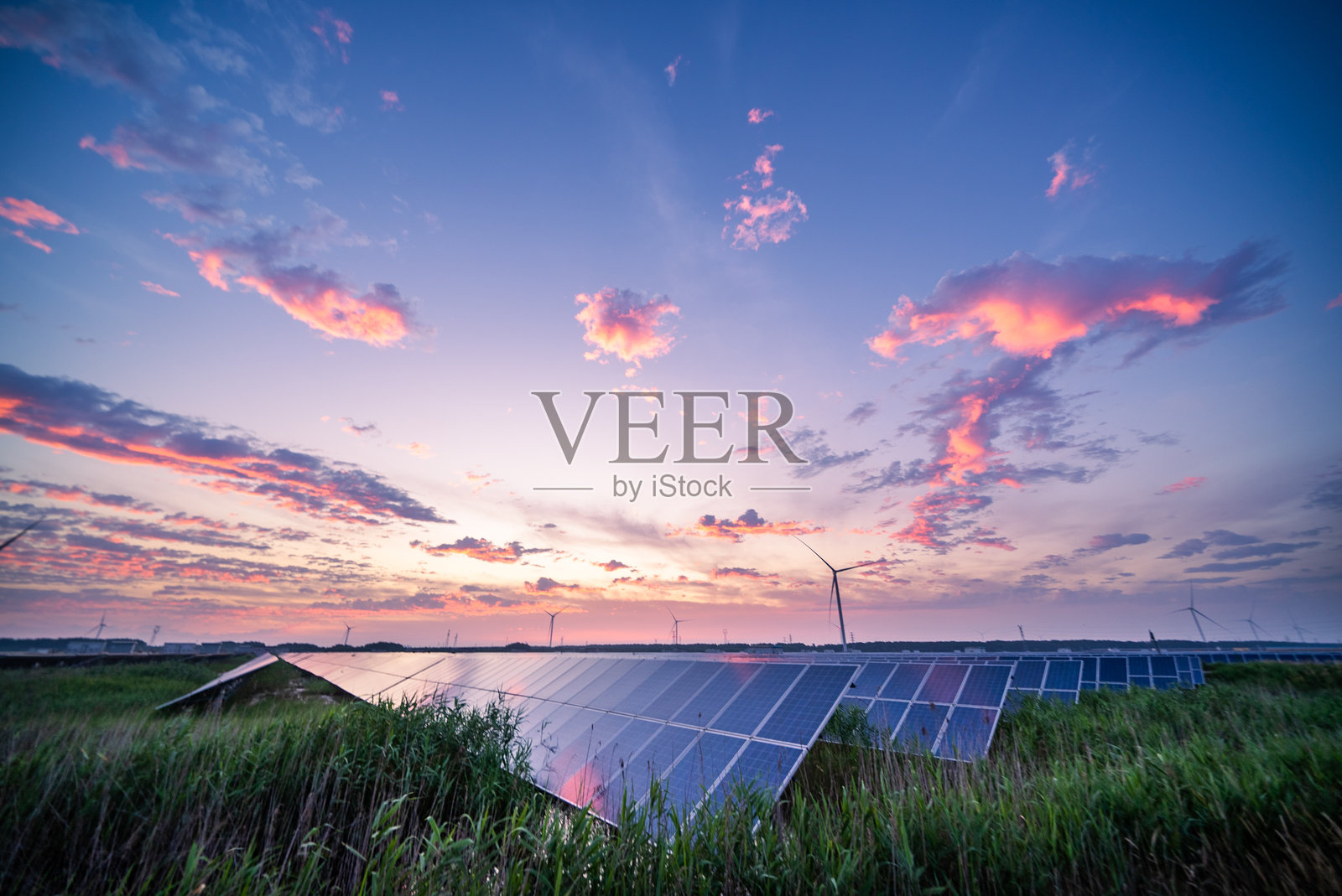 太阳能光伏发电站照片摄影图片