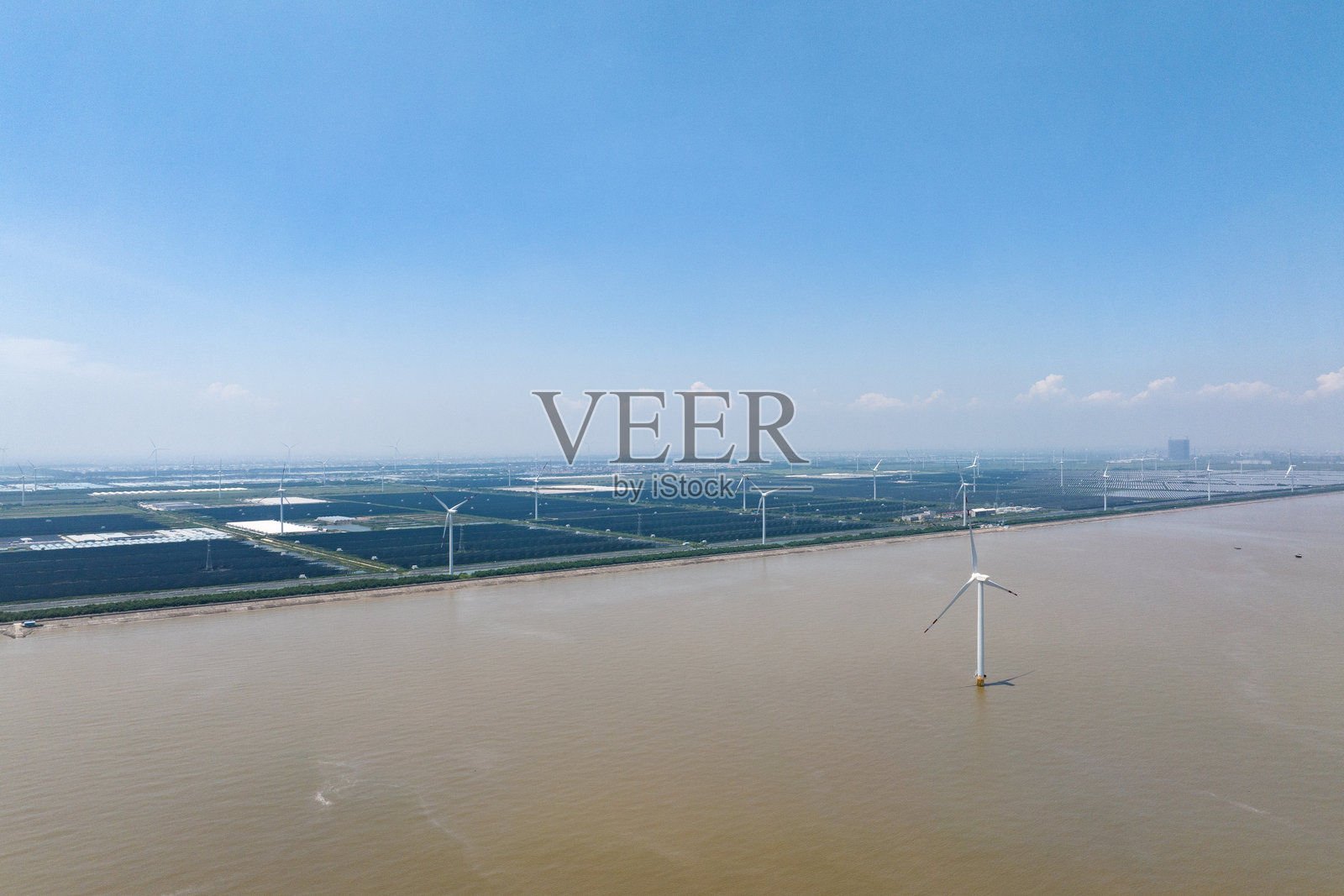 海上风力发电场照片摄影图片