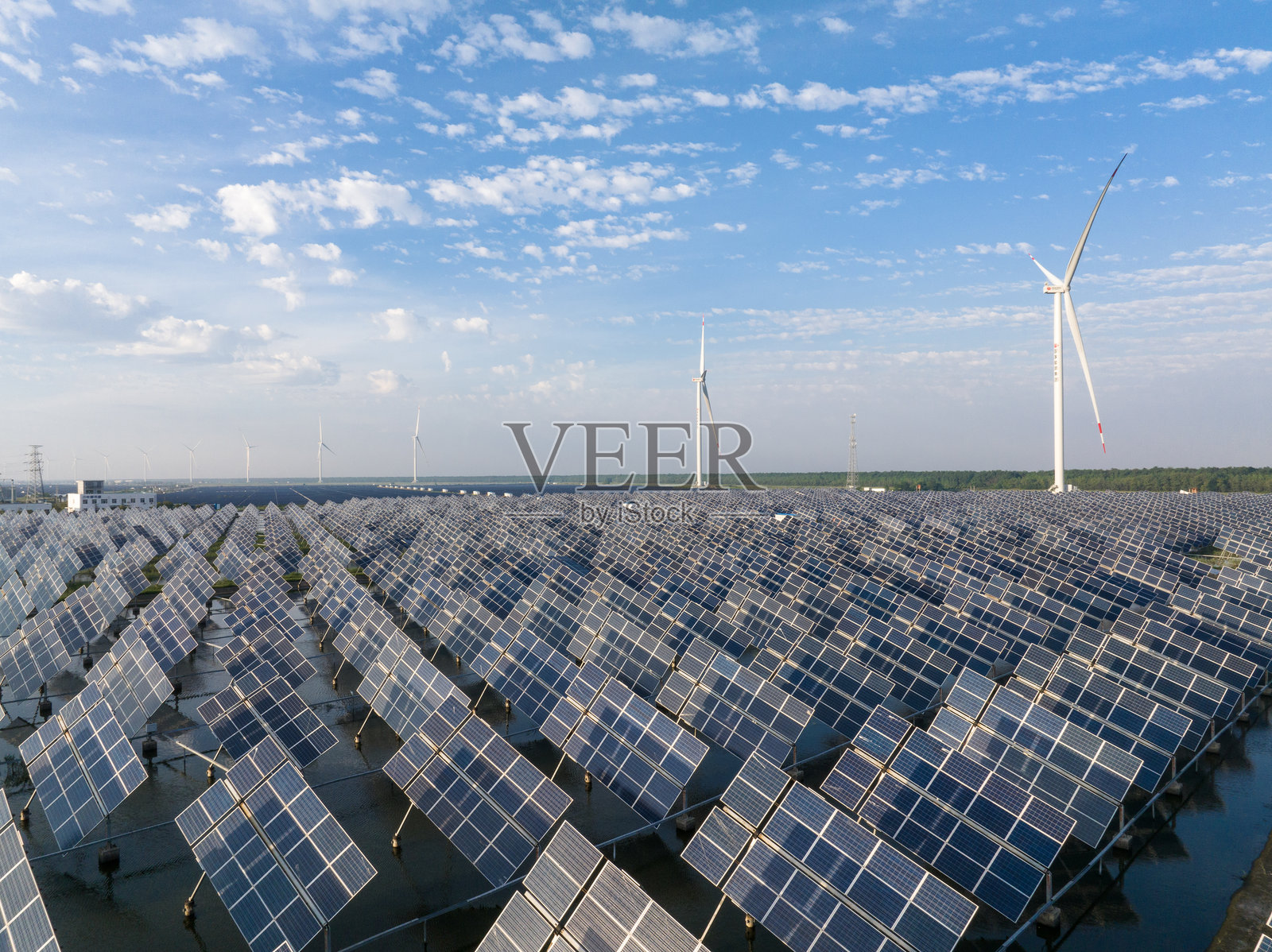 光伏发电站和风能风力发电风车照片摄影图片