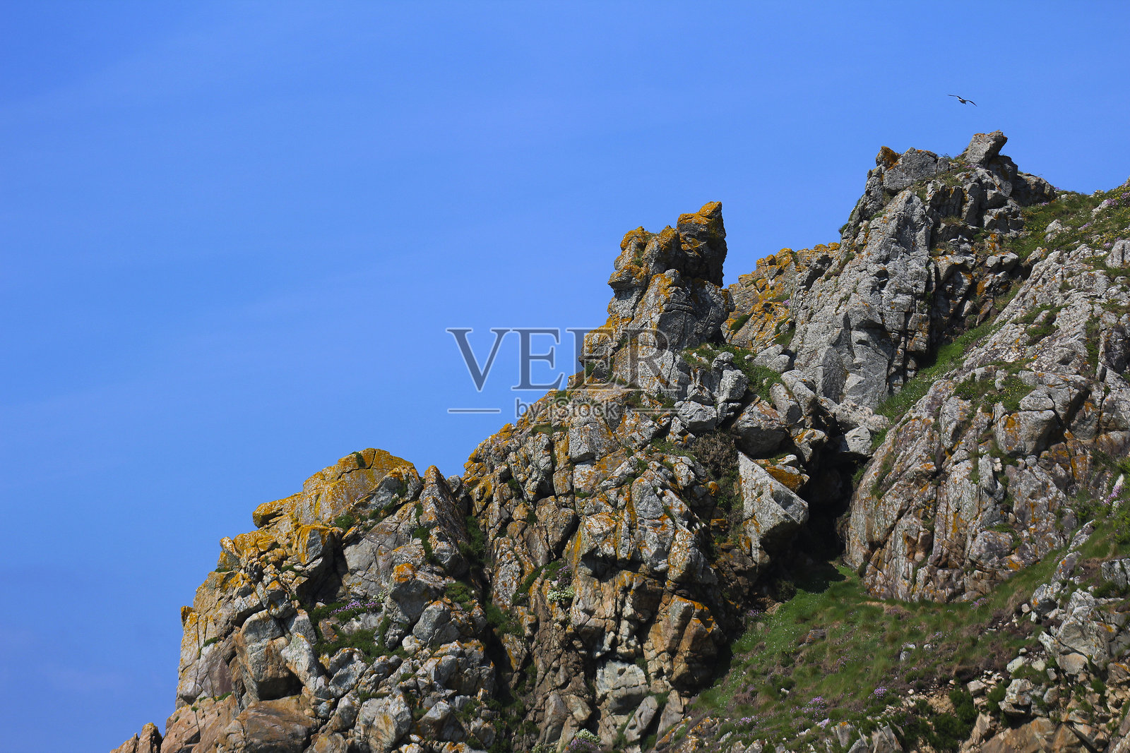 波尔佩龙的岩石悬崖景观，贝兹克-卡普-西赞，芬尼斯特尔照片摄影图片