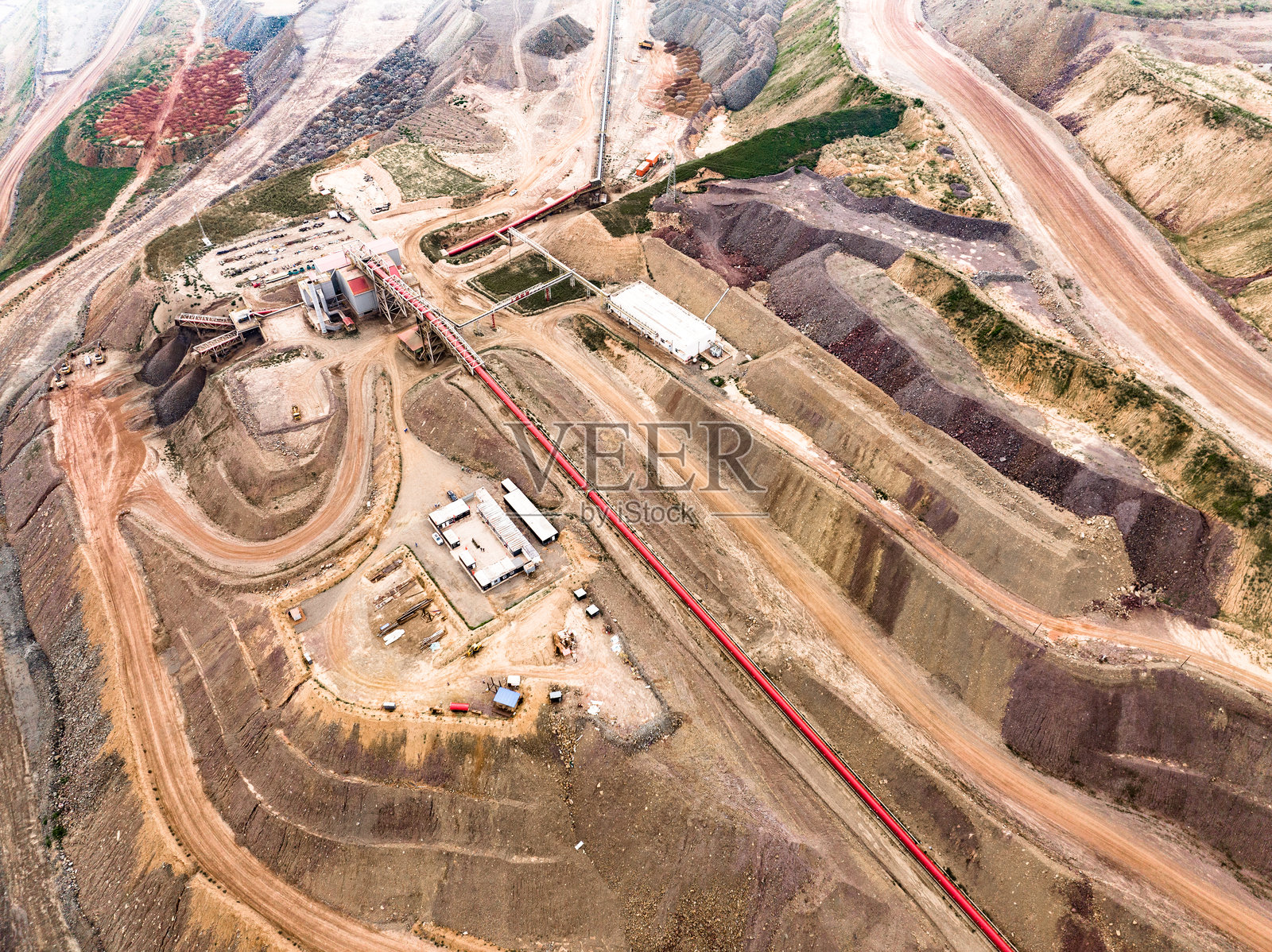 露天铁矿俯瞰照片摄影图片