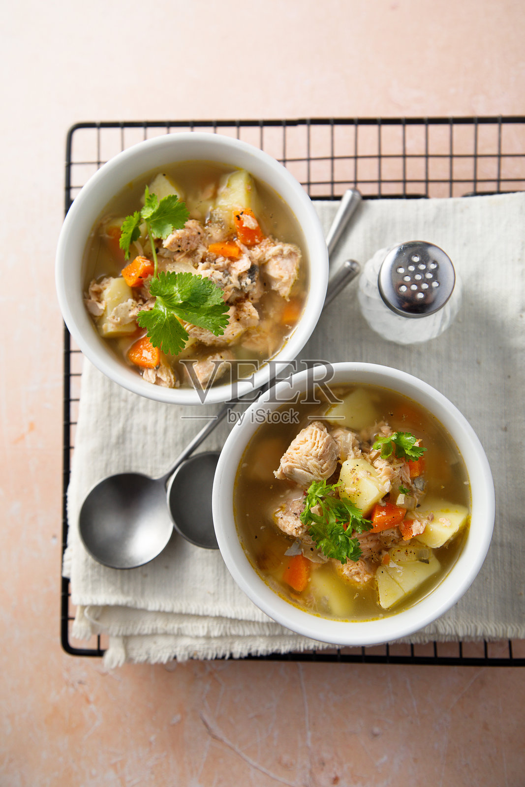 三文鱼汤照片摄影图片