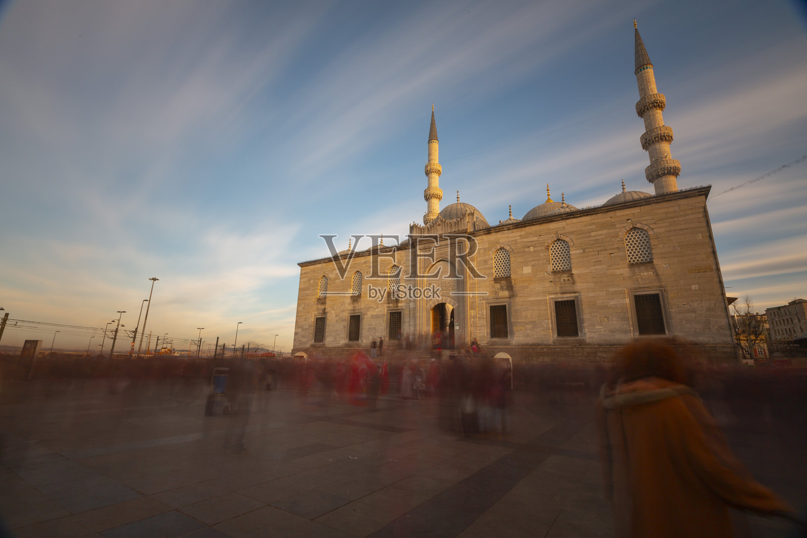 新清真寺是奥斯曼家族在伊斯坦布尔建造的大型清真寺的最后一个例子，对城市的轮廓和视觉效果贡献巨大。照片摄影图片