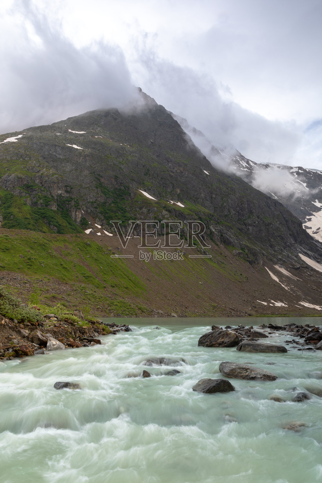 瑞士斯坦格莱彻附近的斯坦塞巴赫溪照片摄影图片