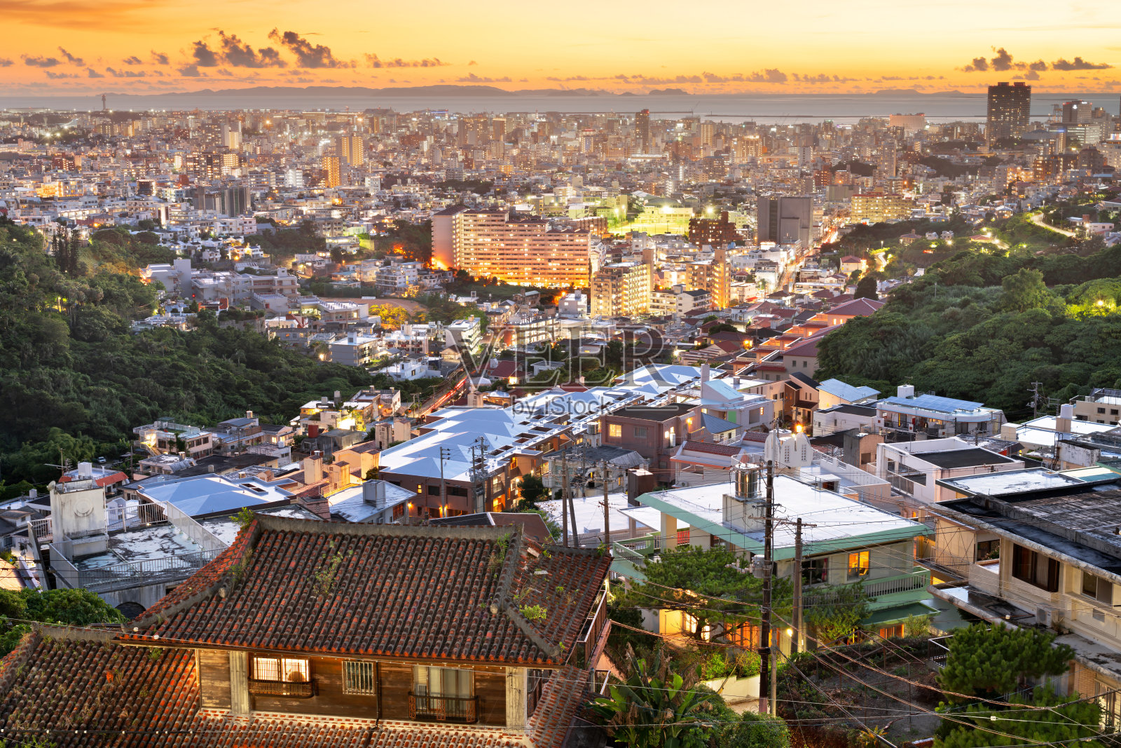 日本冲绳那霸市天际线照片摄影图片