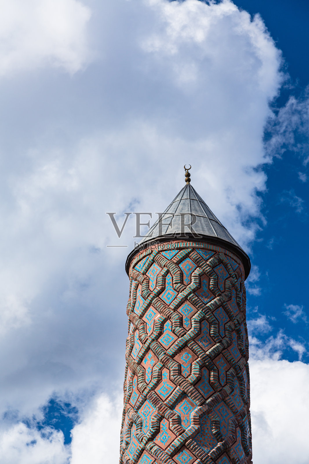 土耳其埃尔祖鲁姆的雅库特宗教学校的几何图案宣礼塔照片摄影图片