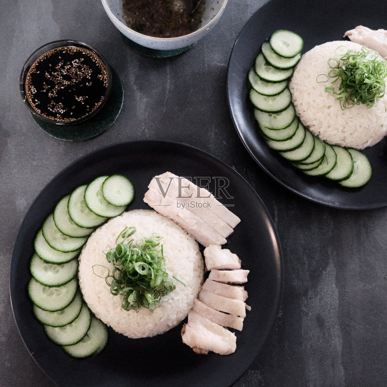 海南鸡饭配黄瓜照片摄影图片