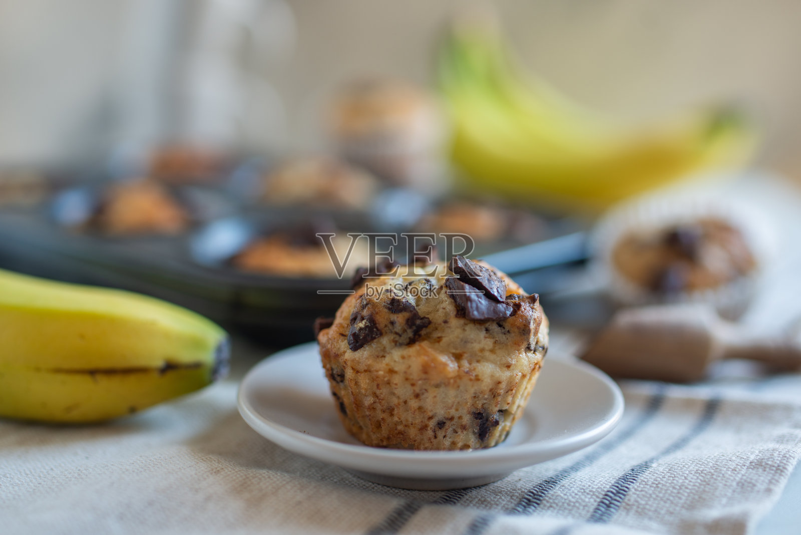 香蕉巧克力松饼照片摄影图片