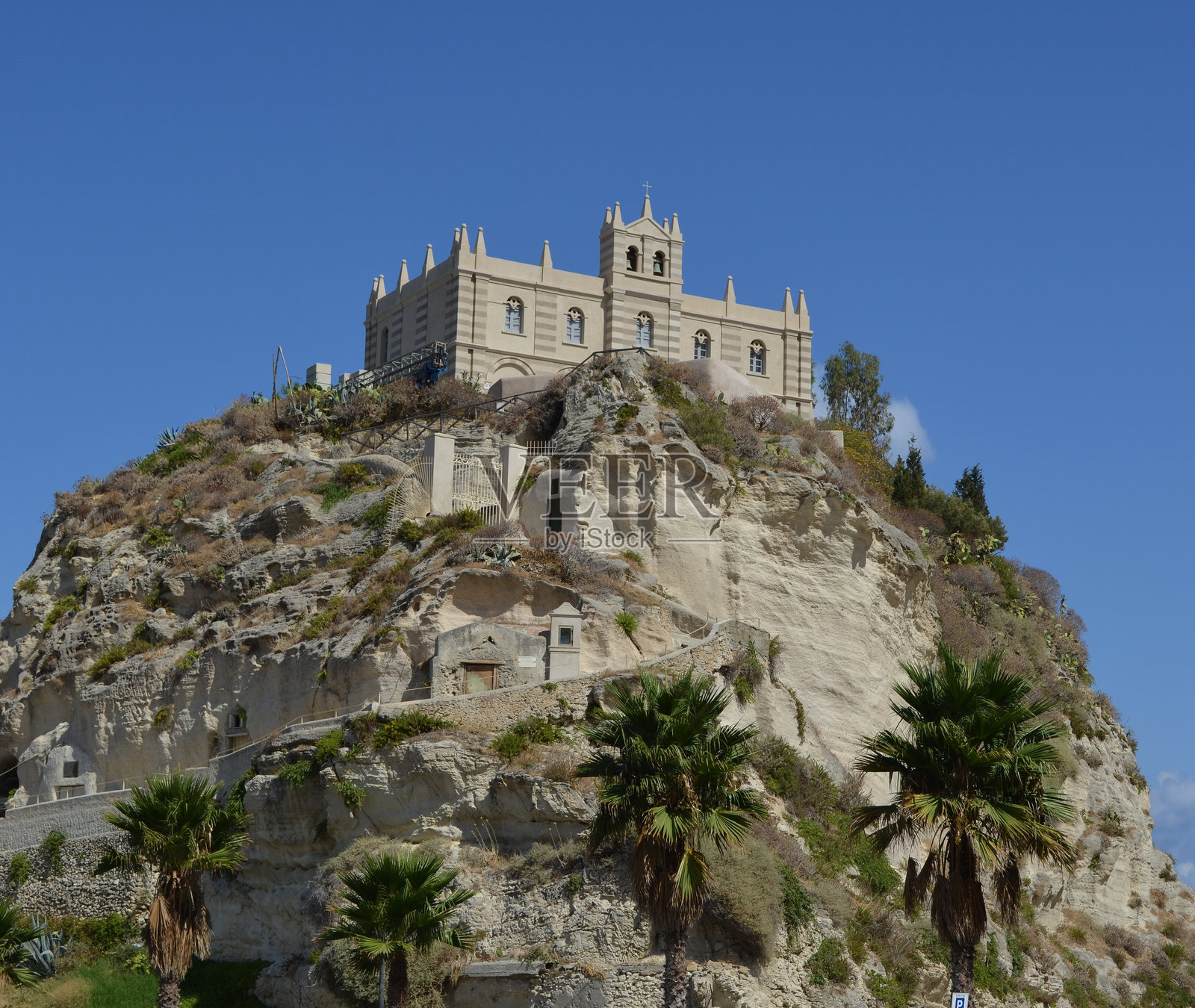 意大利特罗佩亚的圣玛丽亚德尔伊索拉教堂风景如画照片摄影图片