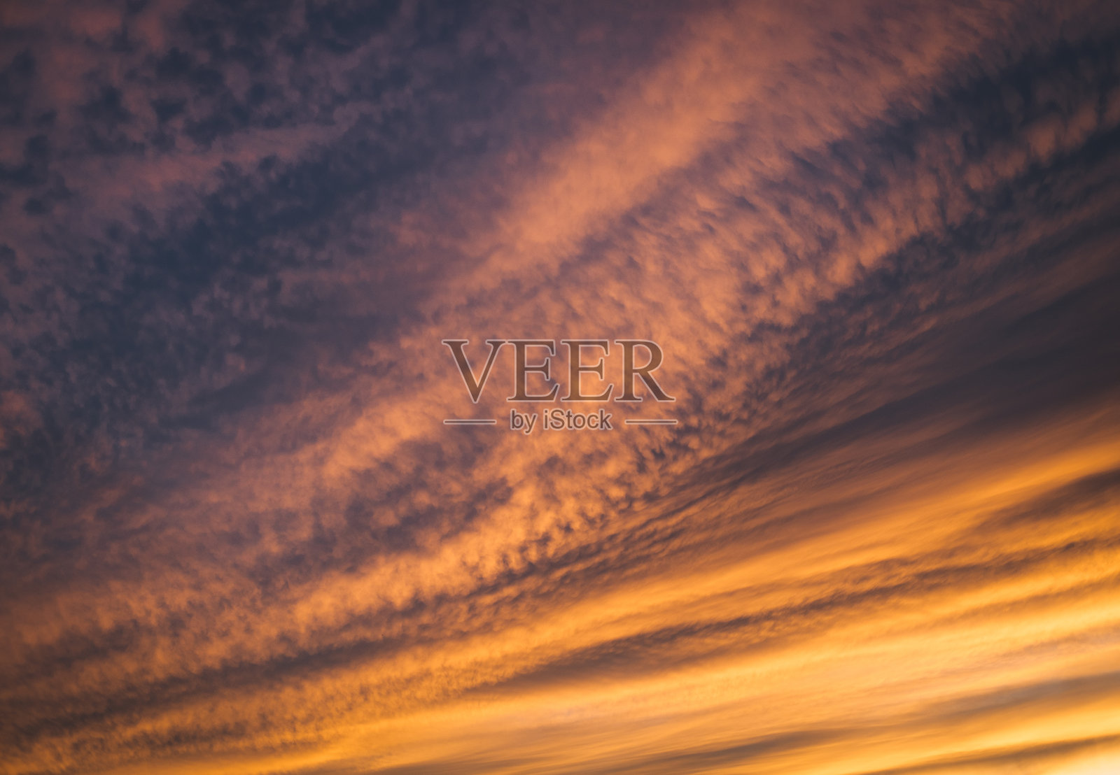 天空中的云彩，背景。照片摄影图片