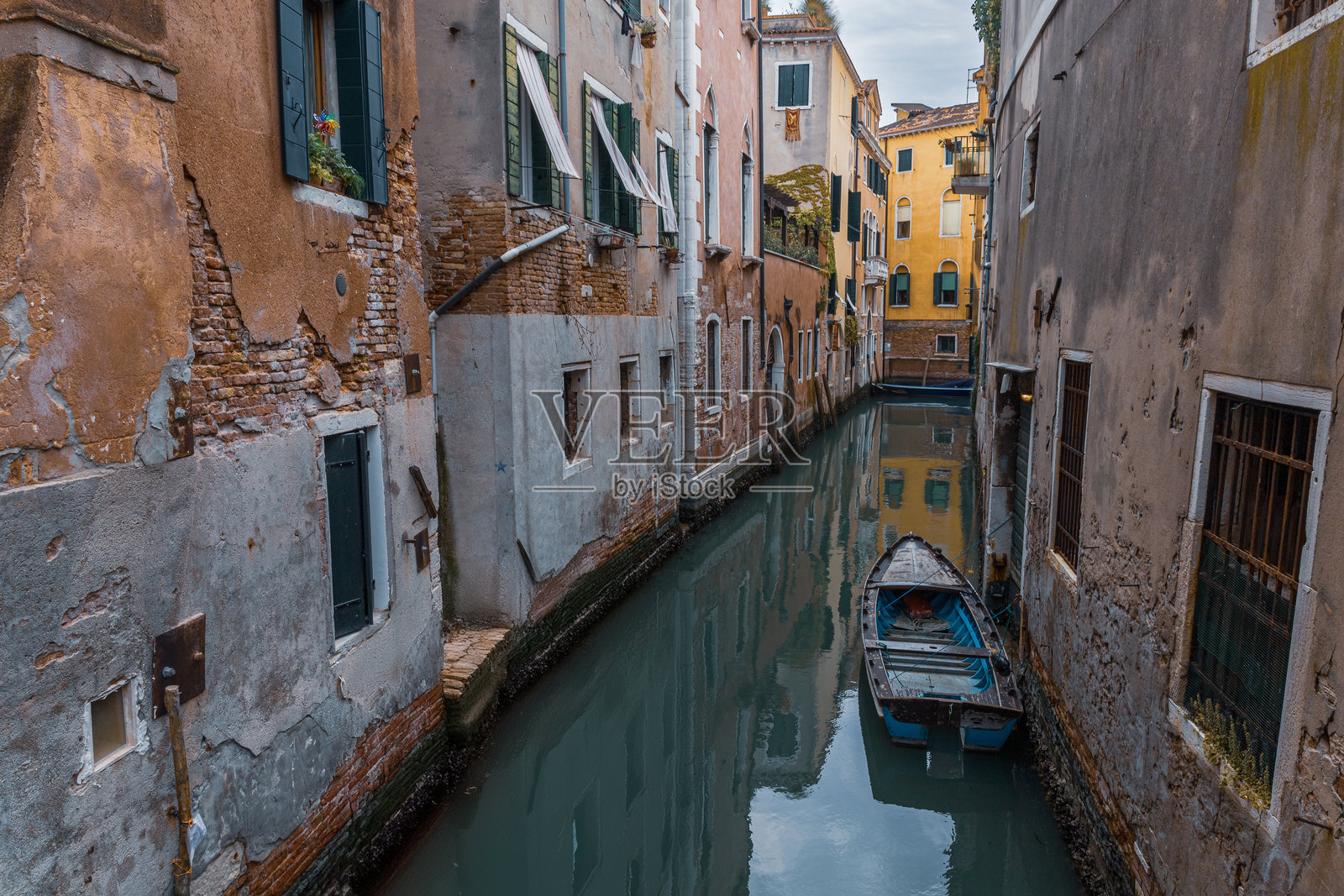 意大利威尼斯美丽的运河街道照片摄影图片
