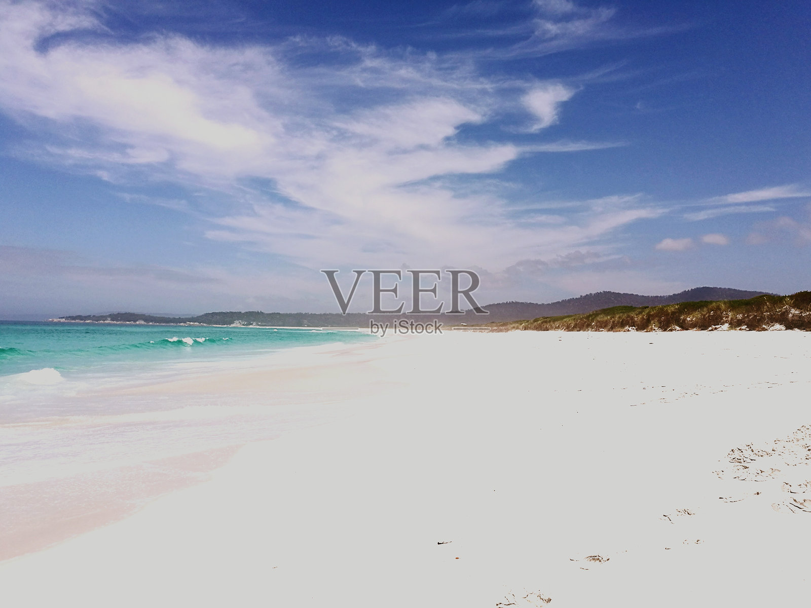 海滩与多云天空的美丽景色照片摄影图片