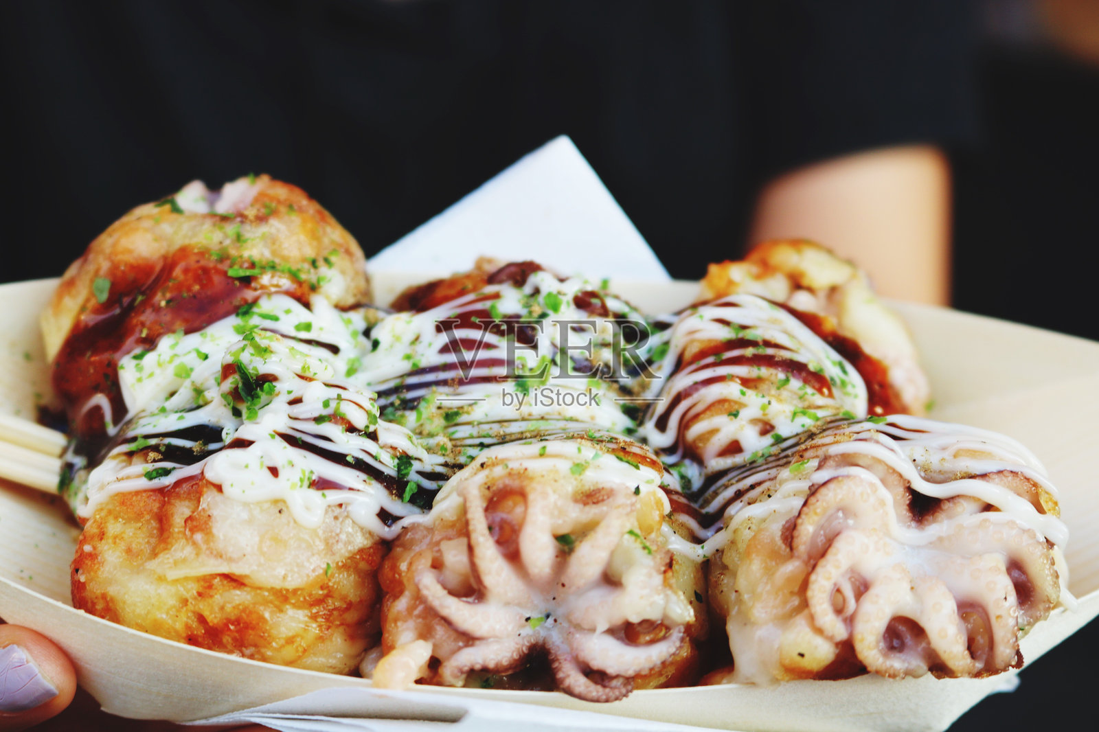 盘子里的熟食特写照片摄影图片