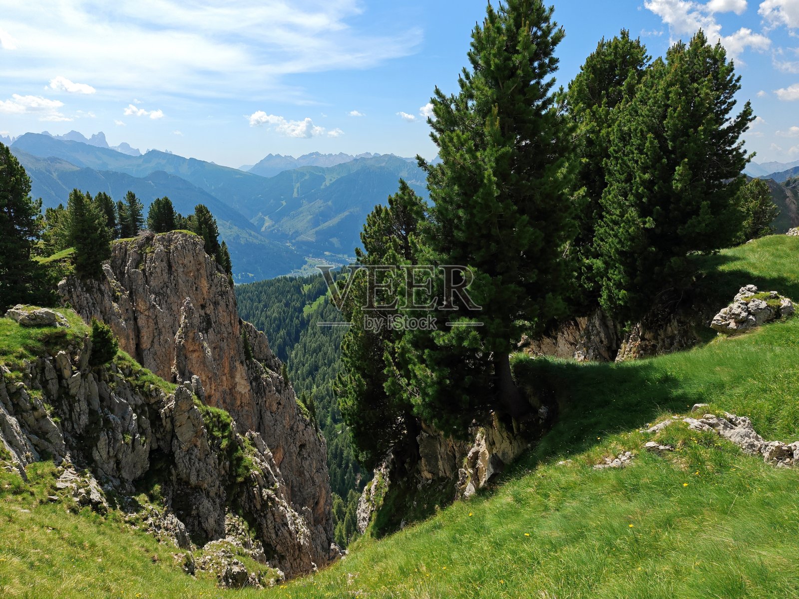 卡廷纳乔山脉群照片摄影图片