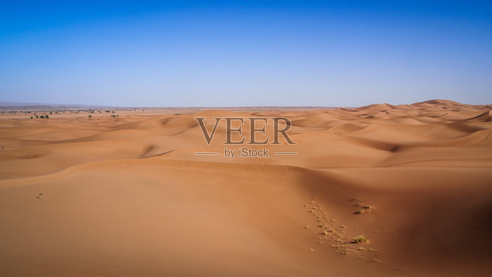 摩洛哥南部的埃尔吉加加沙漠风光照片摄影图片