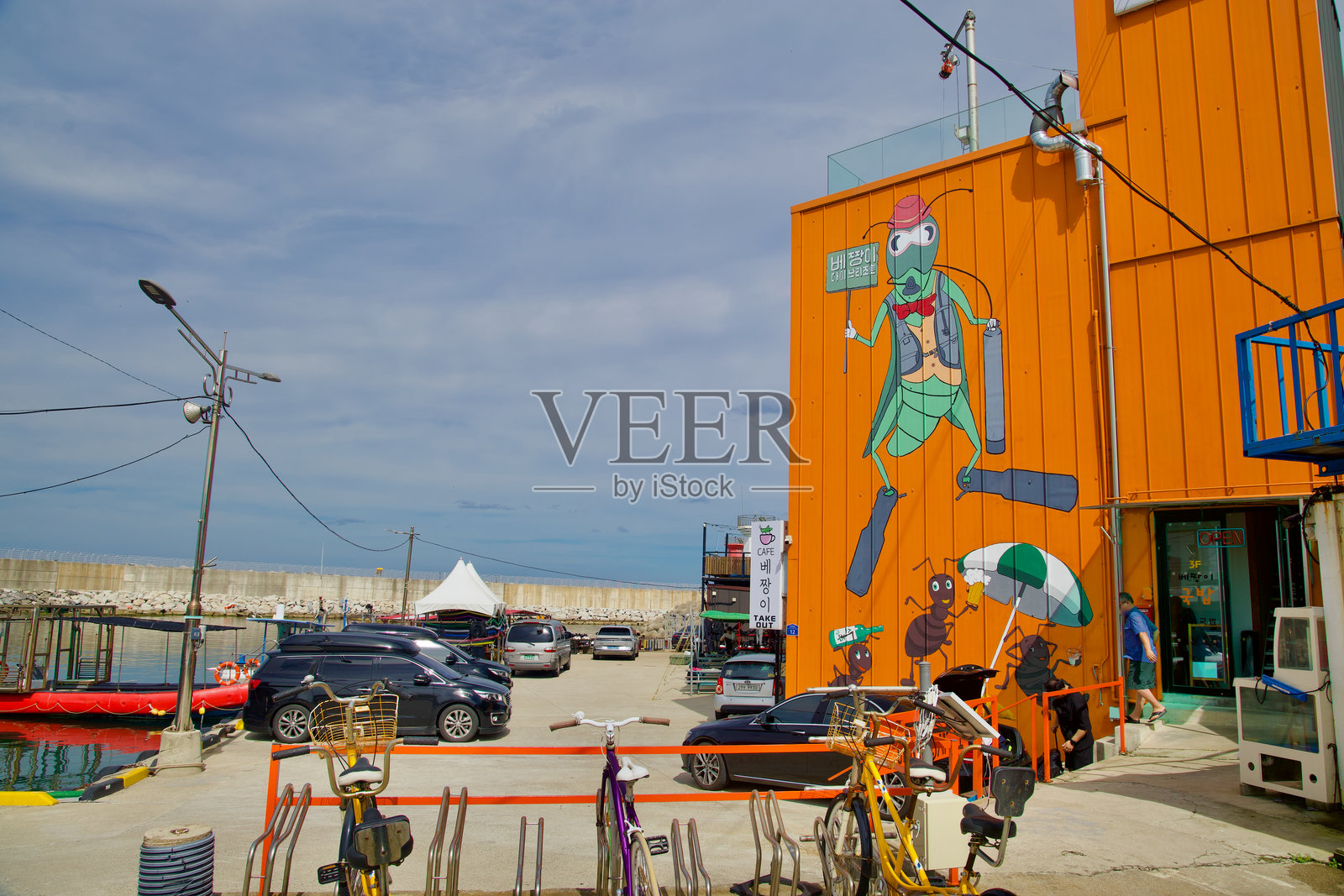 光岩港的彩色壁画照片摄影图片