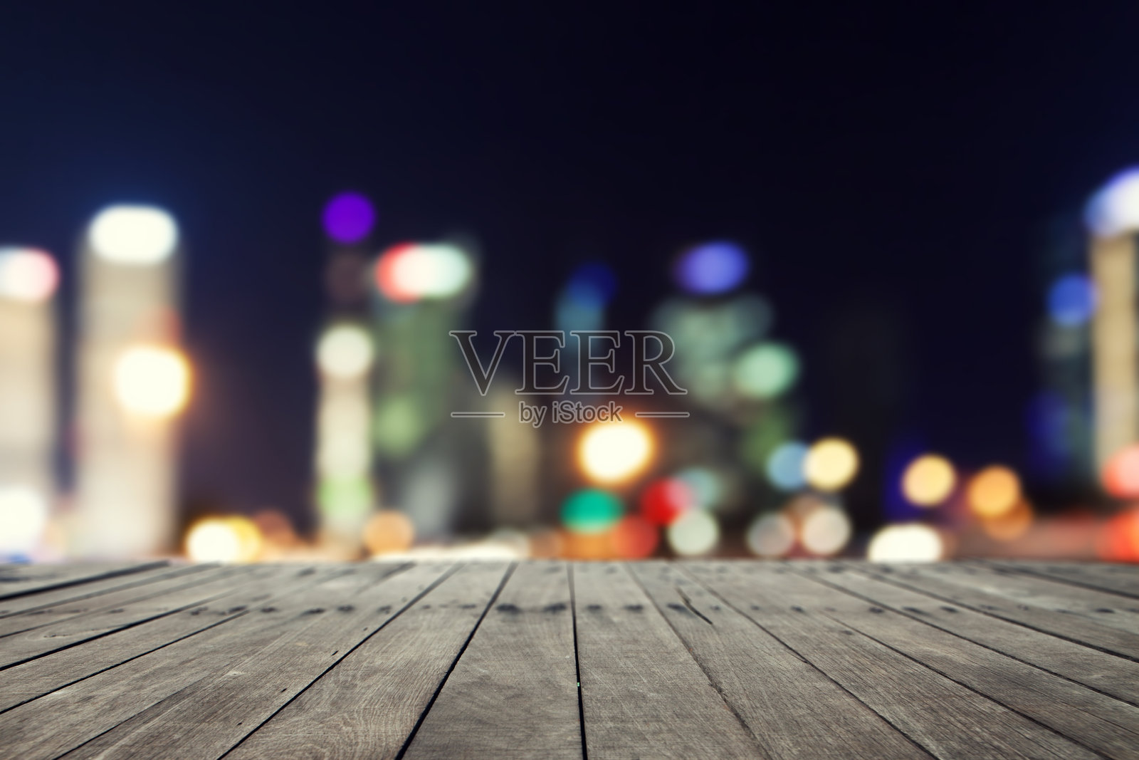 上海陆家嘴都市夜景和木栈道照片摄影图片