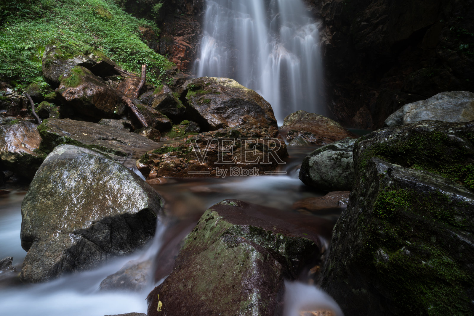 壮观的瀑布，诺里马萨瀑布照片摄影图片
