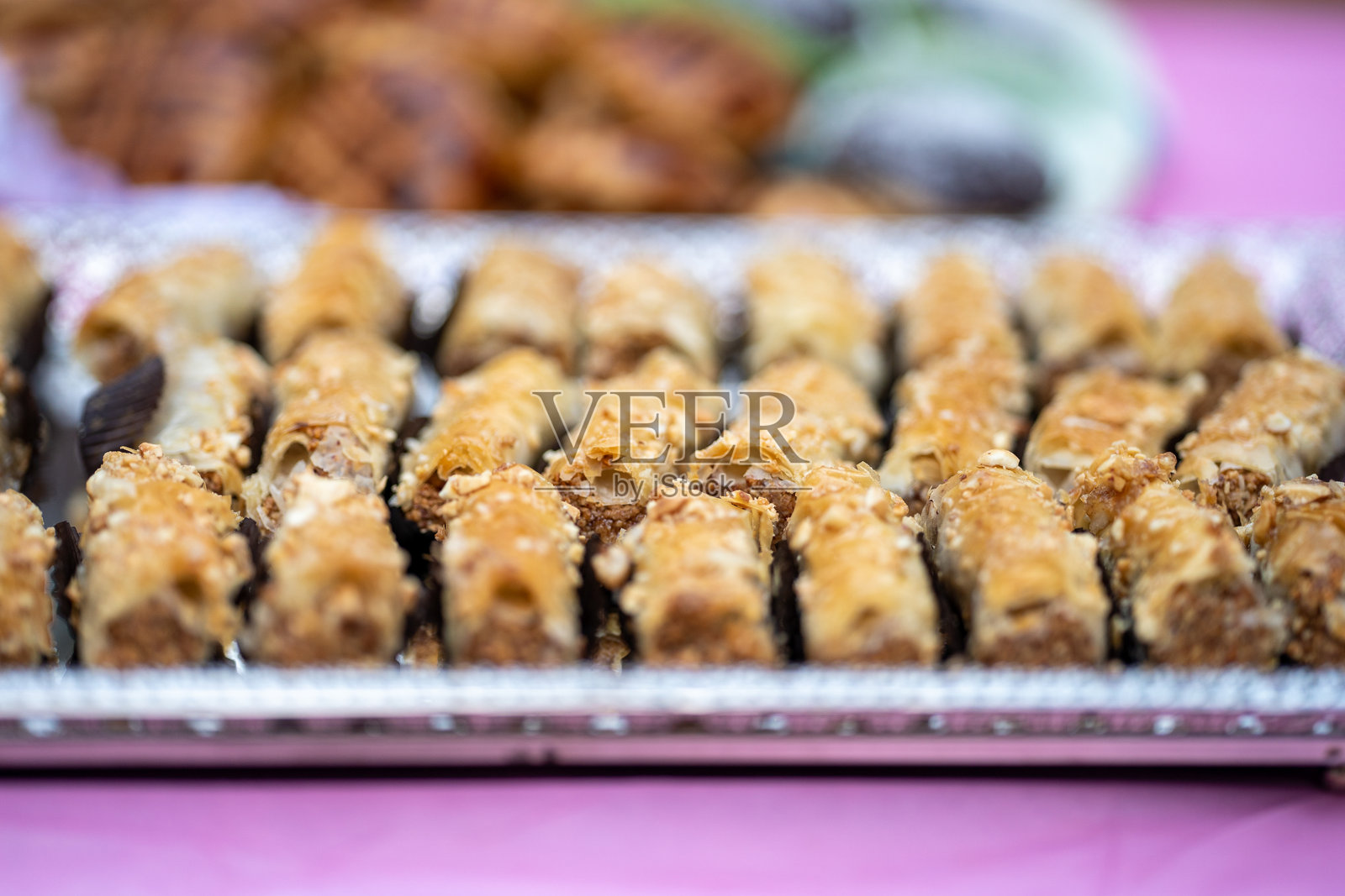 盘子上的食物照片摄影图片