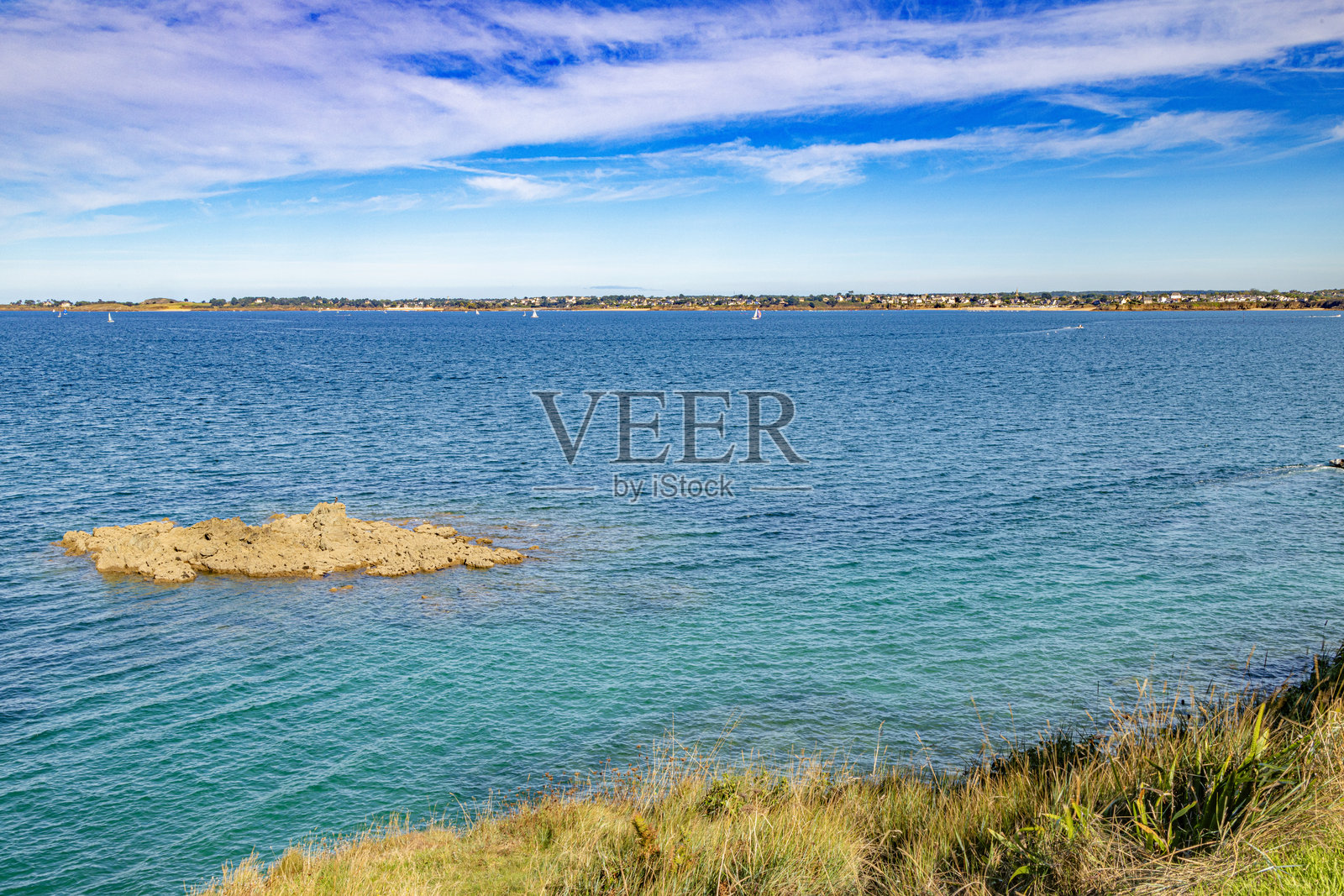 弗雷赫尔角和拉拉特堡，法国海岸线，位于英吉利海峡。照片摄影图片