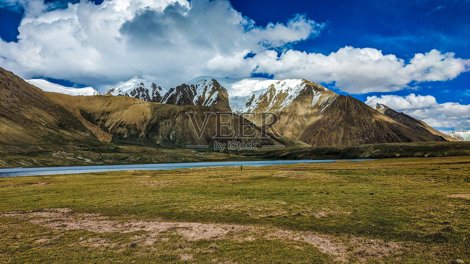 帕米尔山脉的Shimshal Pass壮丽景色照片摄影图片