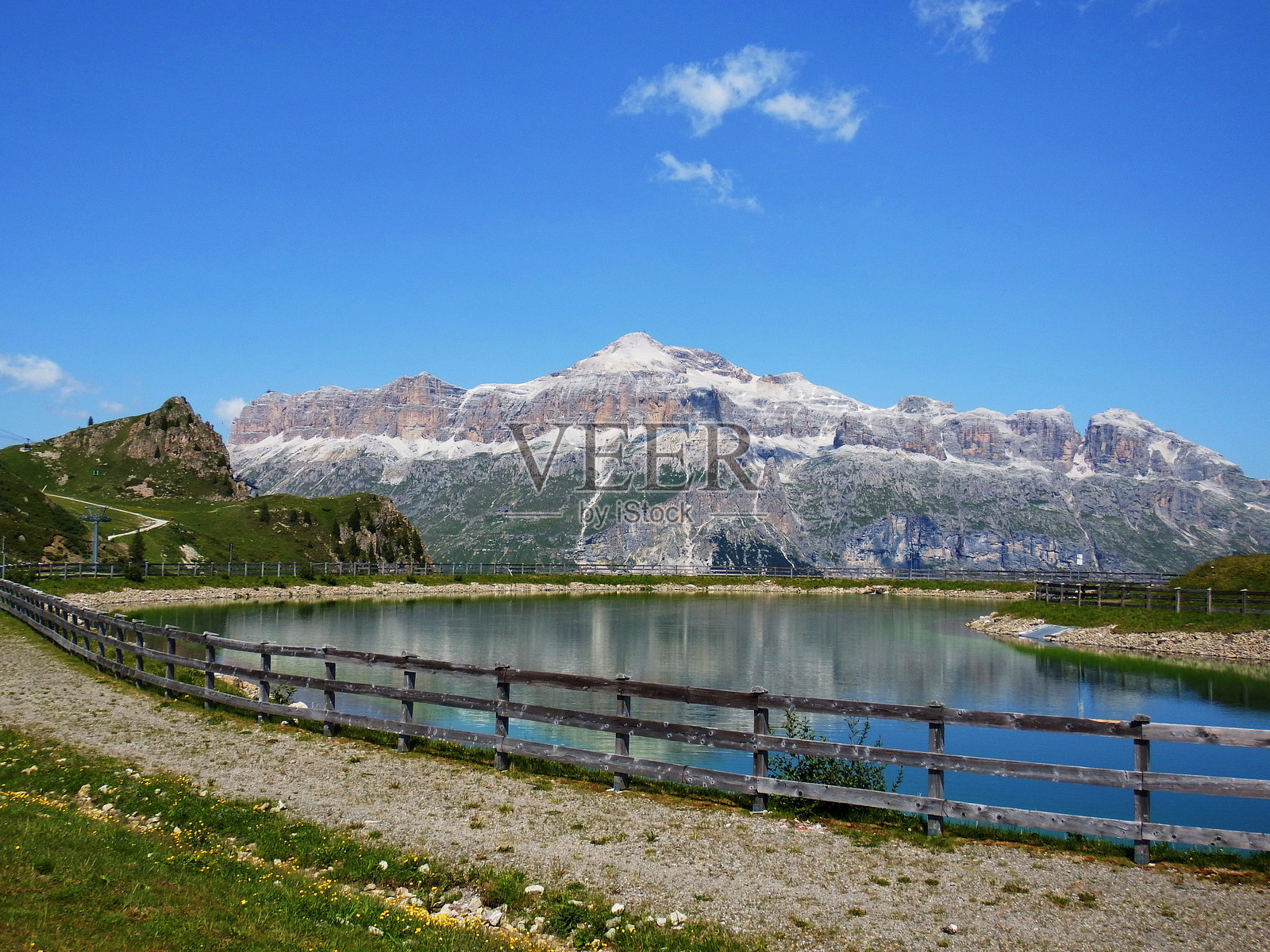 马尔莫拉达山脉，俯瞰塞拉山脉照片摄影图片