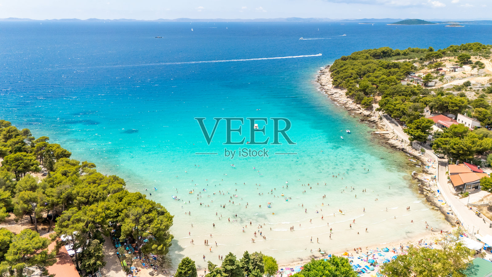 穆尔特岛的宁静斯拉尼察海滩鸟瞰图照片摄影图片