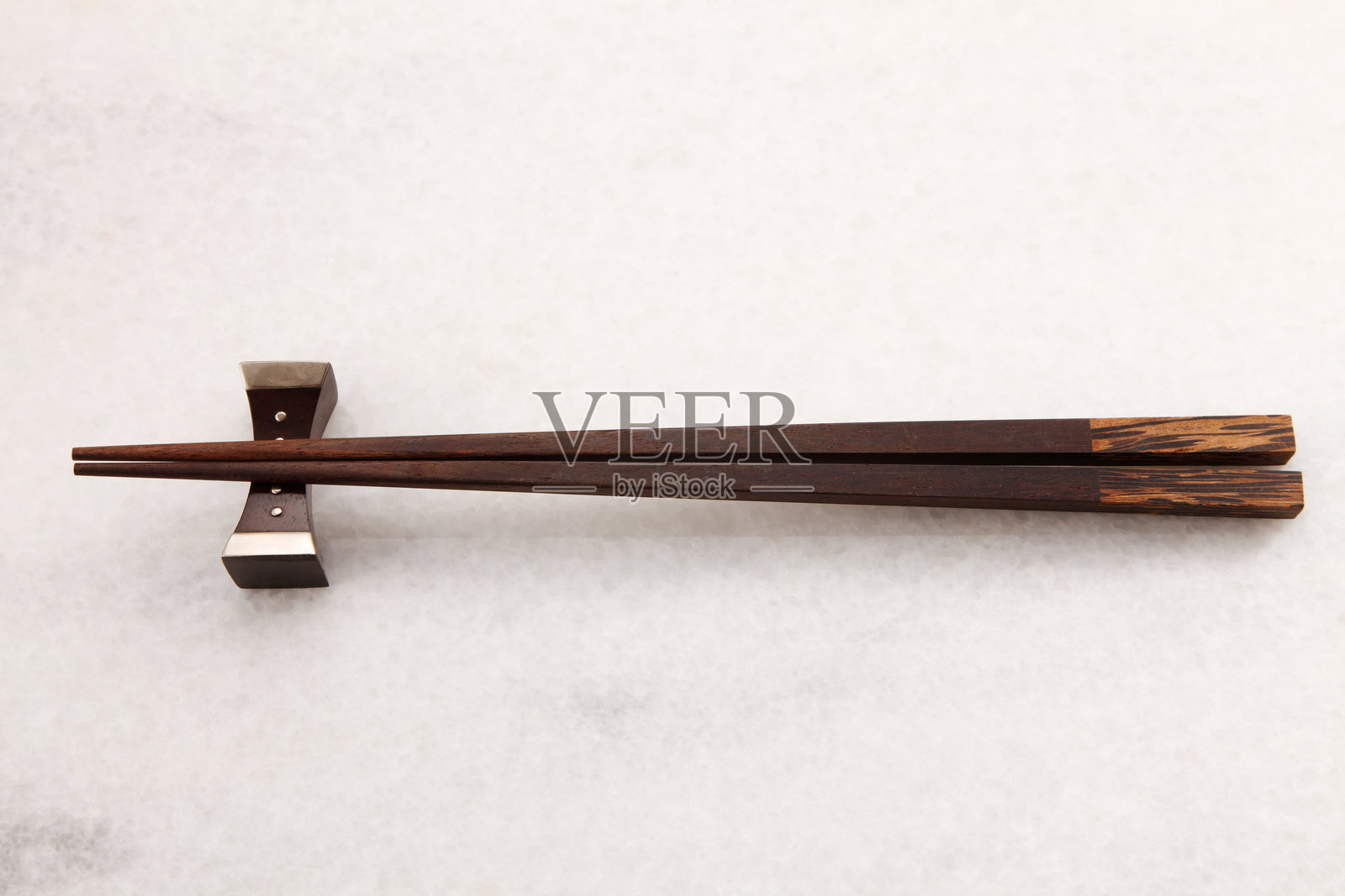 桌子上的筷子特写照片摄影图片