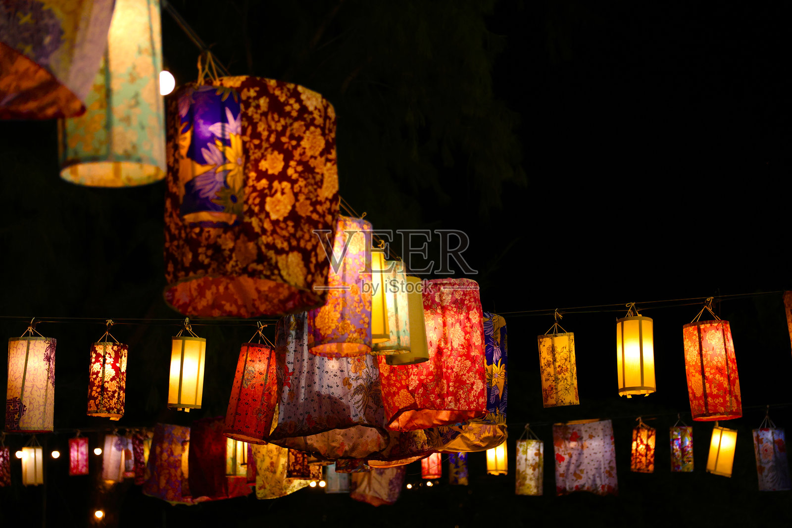 悬挂的灯笼 #3照片摄影图片
