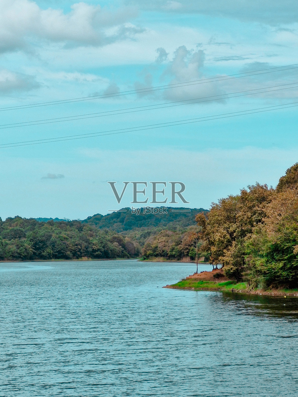 伊斯坦布尔戈克图克的湖泊与森林主题风景照片照片摄影图片