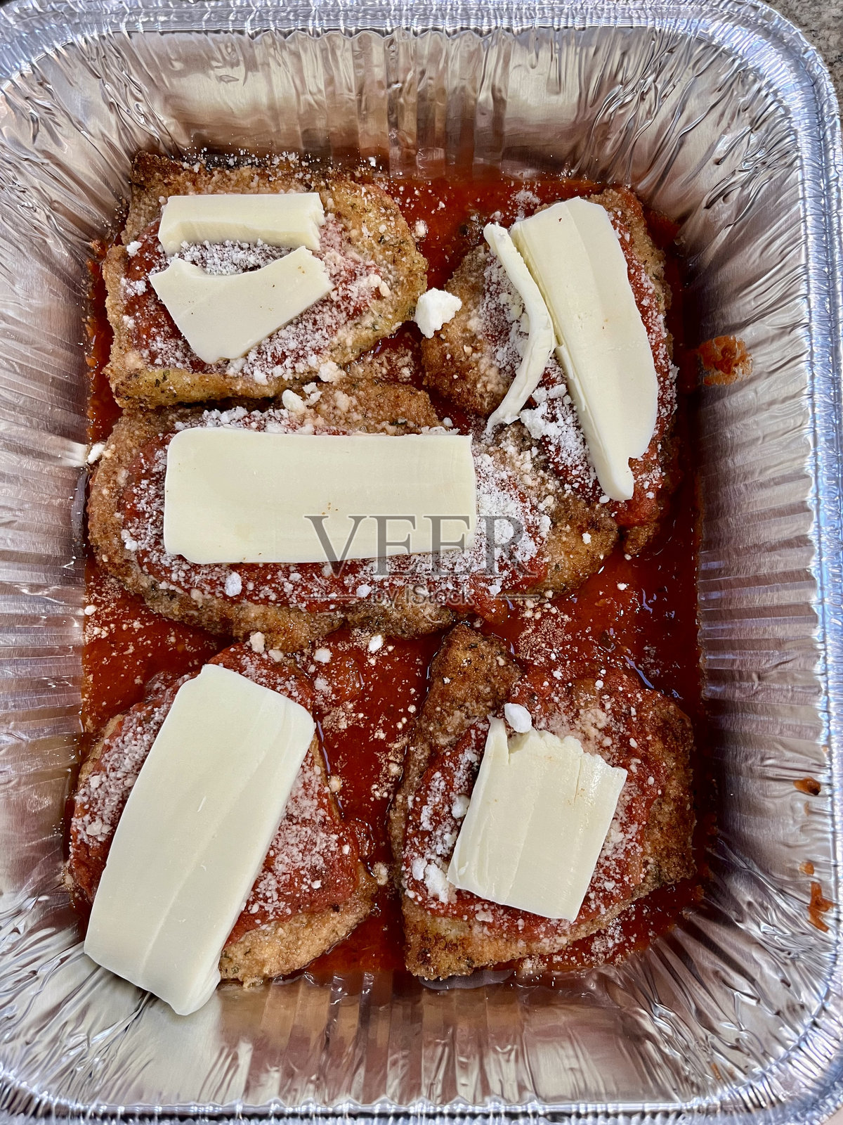 鸡肉帕尔马干酪照片摄影图片