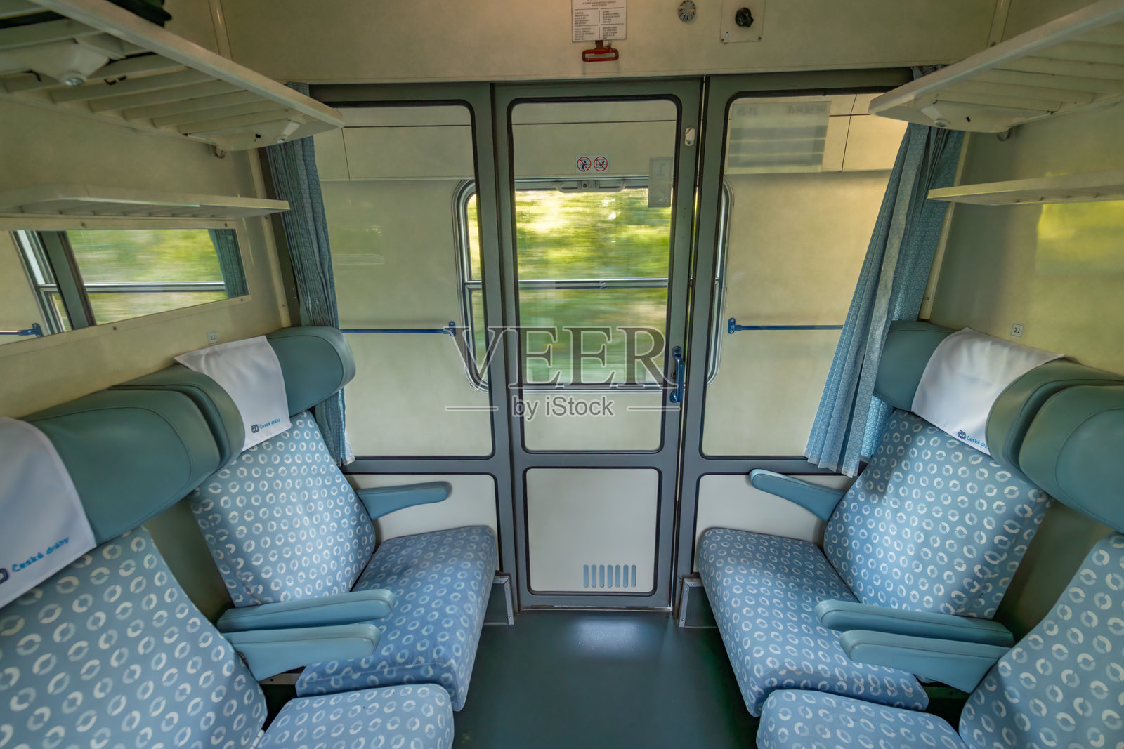 捷克布杰约维采附近快速列车的老式头等车厢 2024年9月18日照片摄影图片