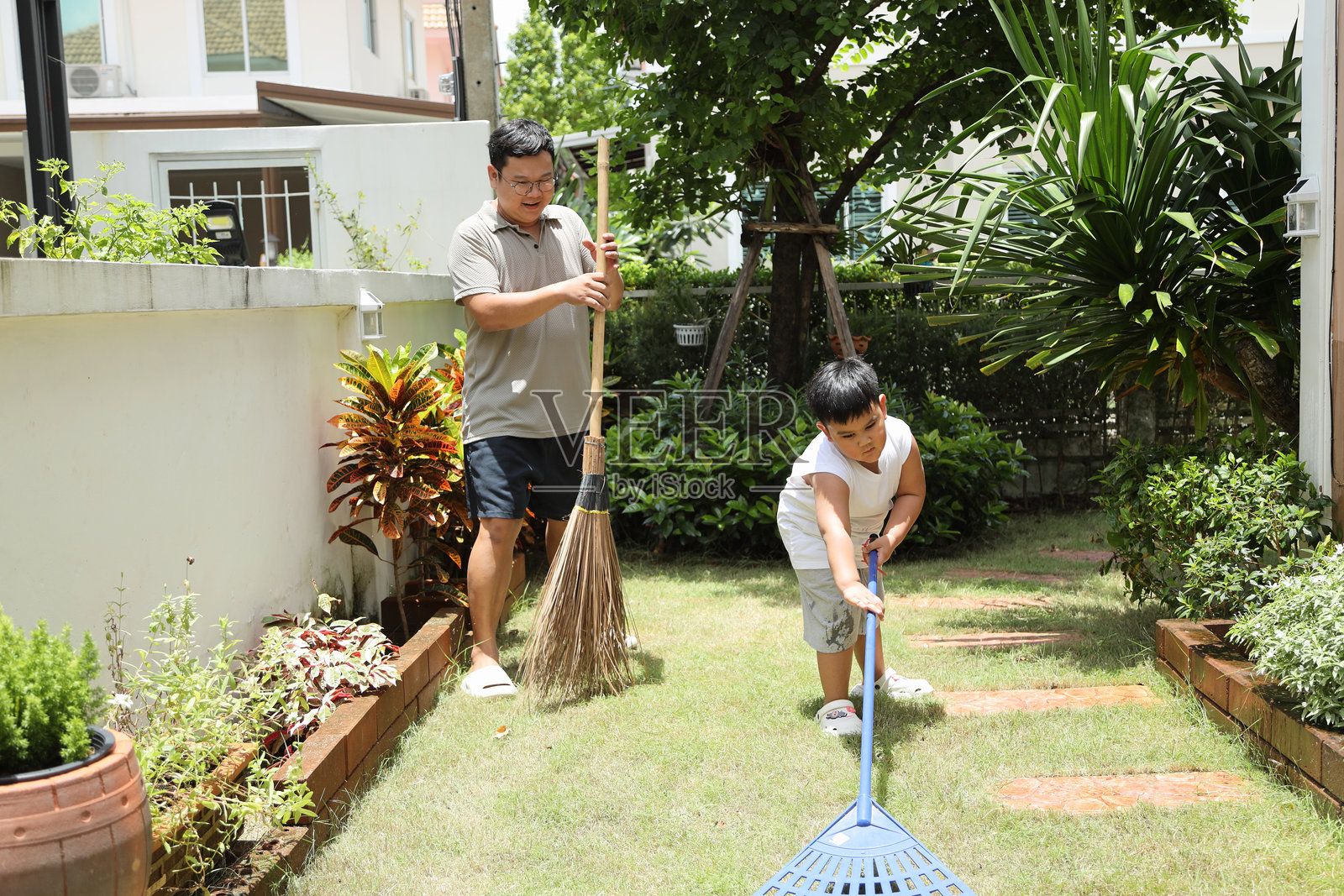 东南亚家庭照片摄影图片