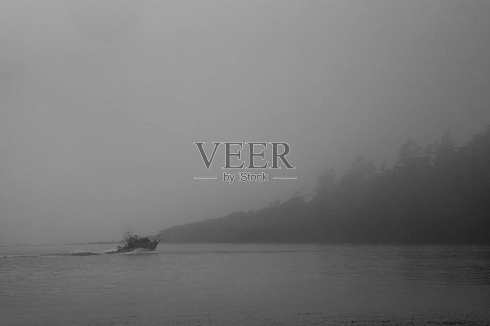 雾气弥漫的圣胡安群岛照片摄影图片