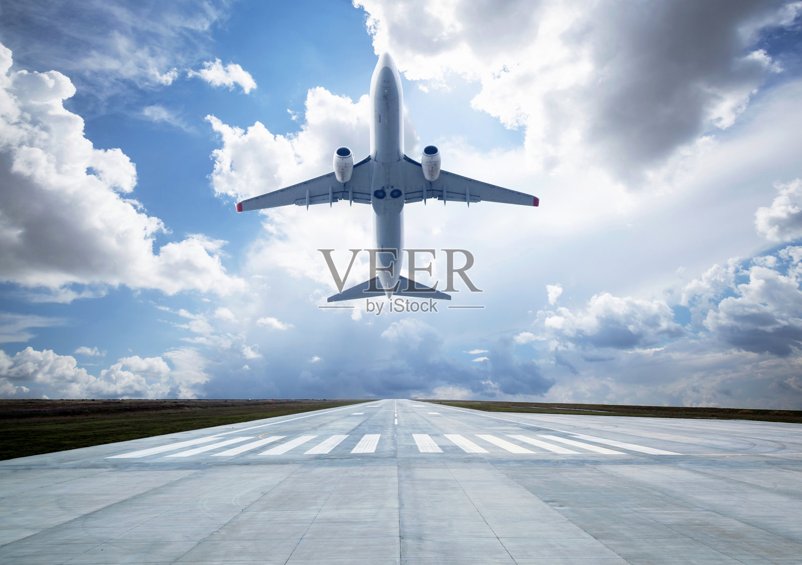 客运飞机起飞照片摄影图片