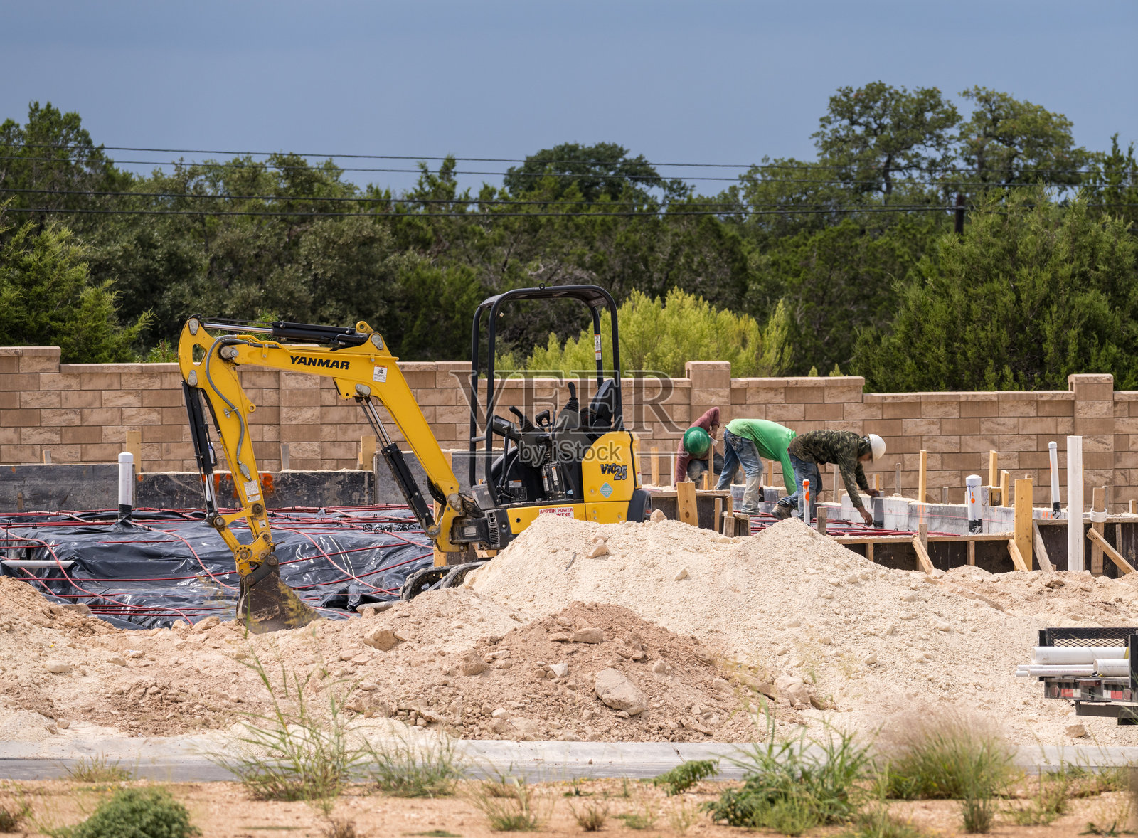 德克萨斯州为混凝土基础准备的管道和排水沟渠照片摄影图片