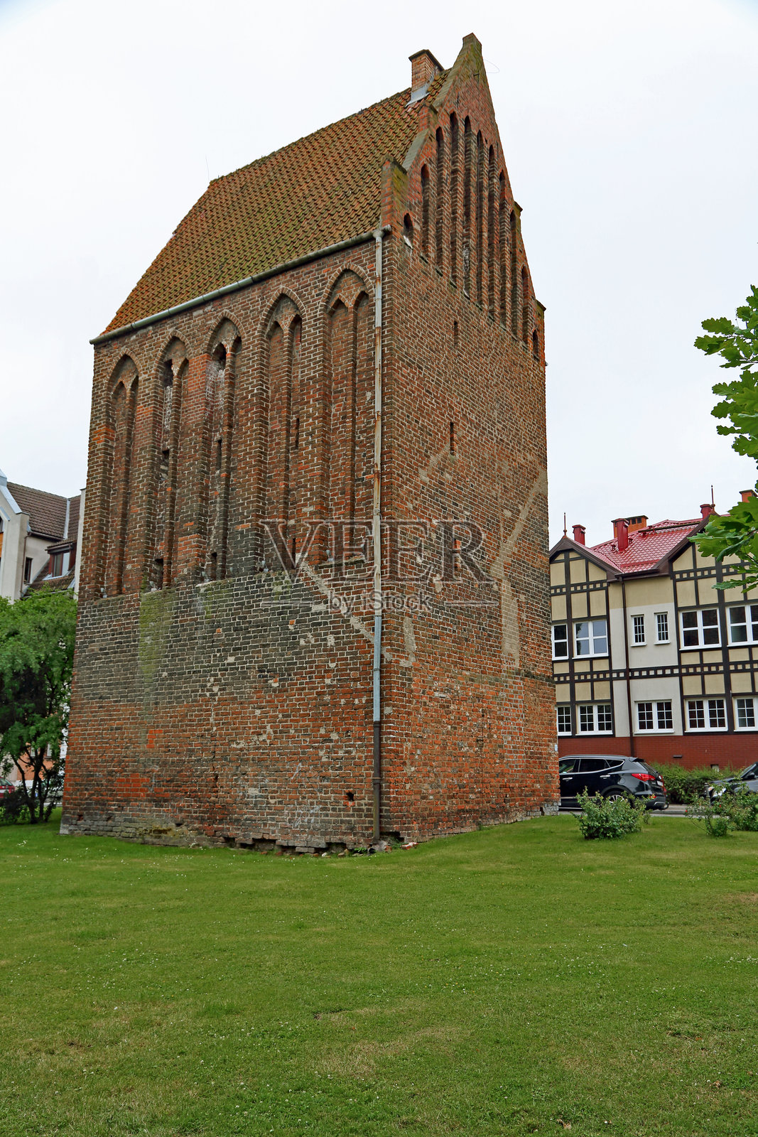 波兰科沃布热格的古老矩形塔楼照片摄影图片